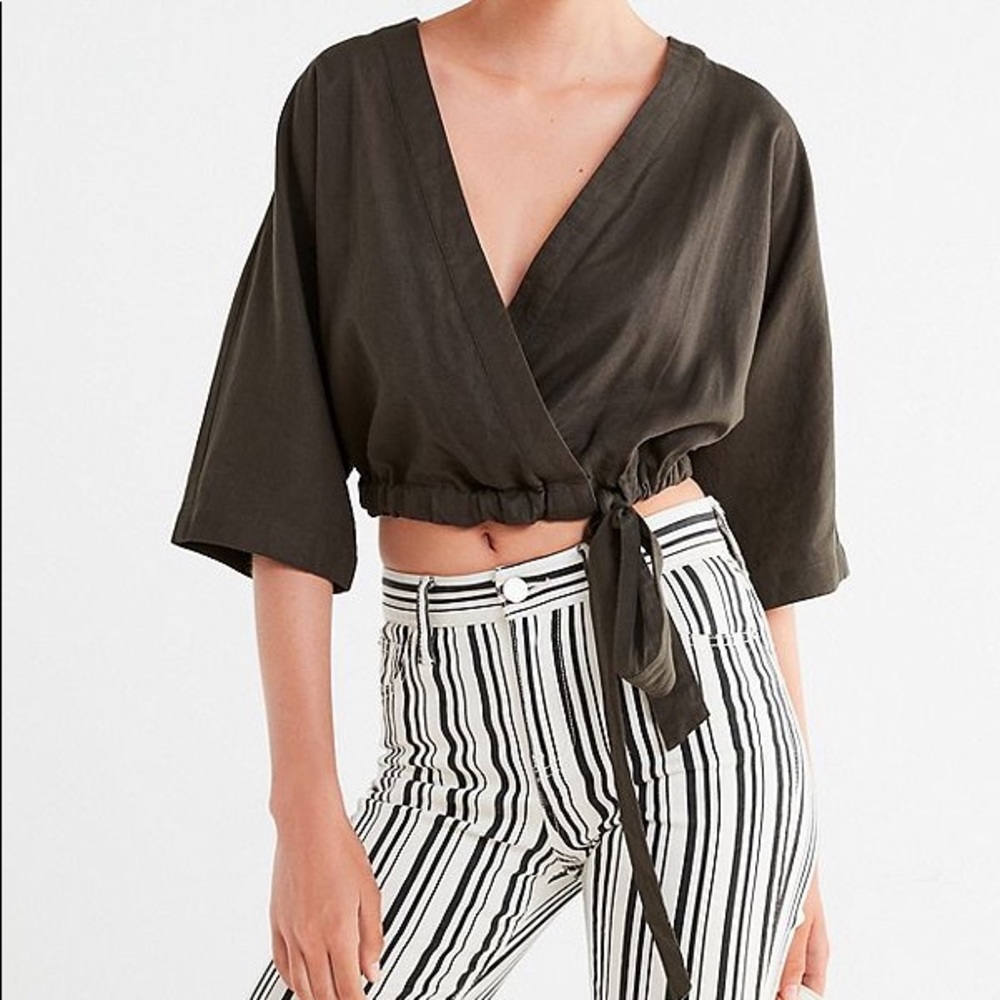 UO Kimmy Wrap Cropped Top